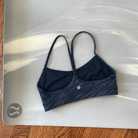 Lululemon I 8 - Picture 3 of 10